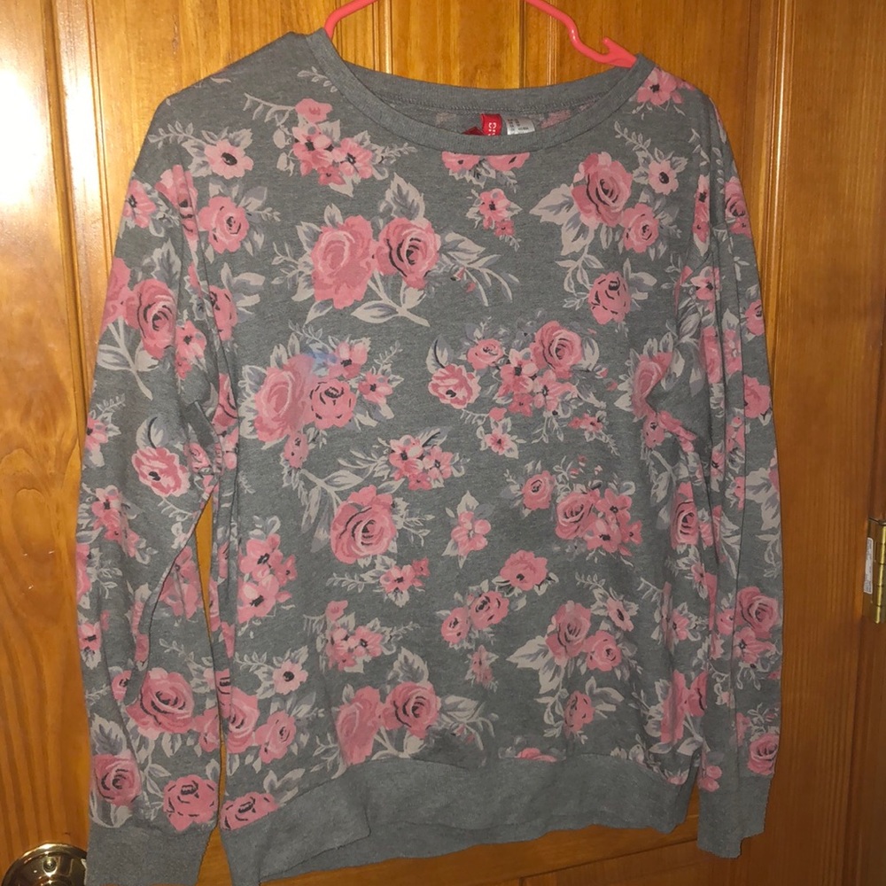Flowered crewneck